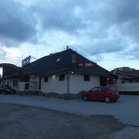 Fan Fan Penzion Rožňava Extérieur photo